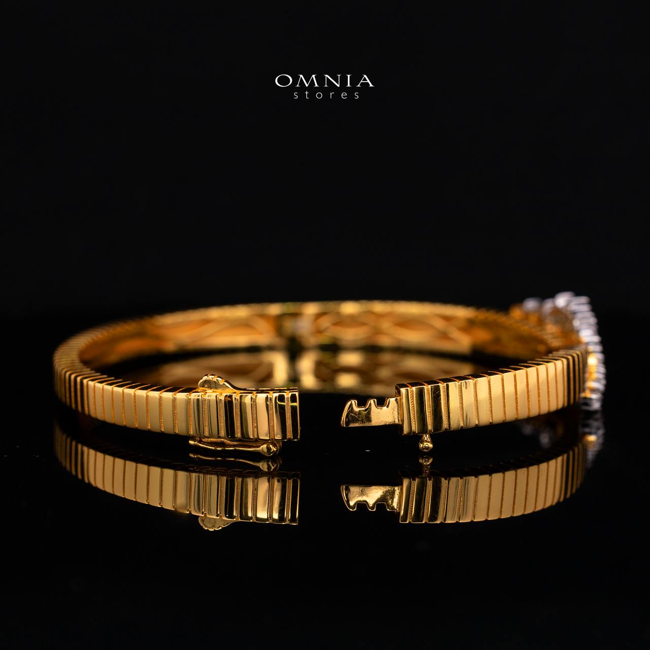 Avielle Gold-Plated Bangle with Premium Simulated Diamonds and Certificate in 925 Sterling Silver