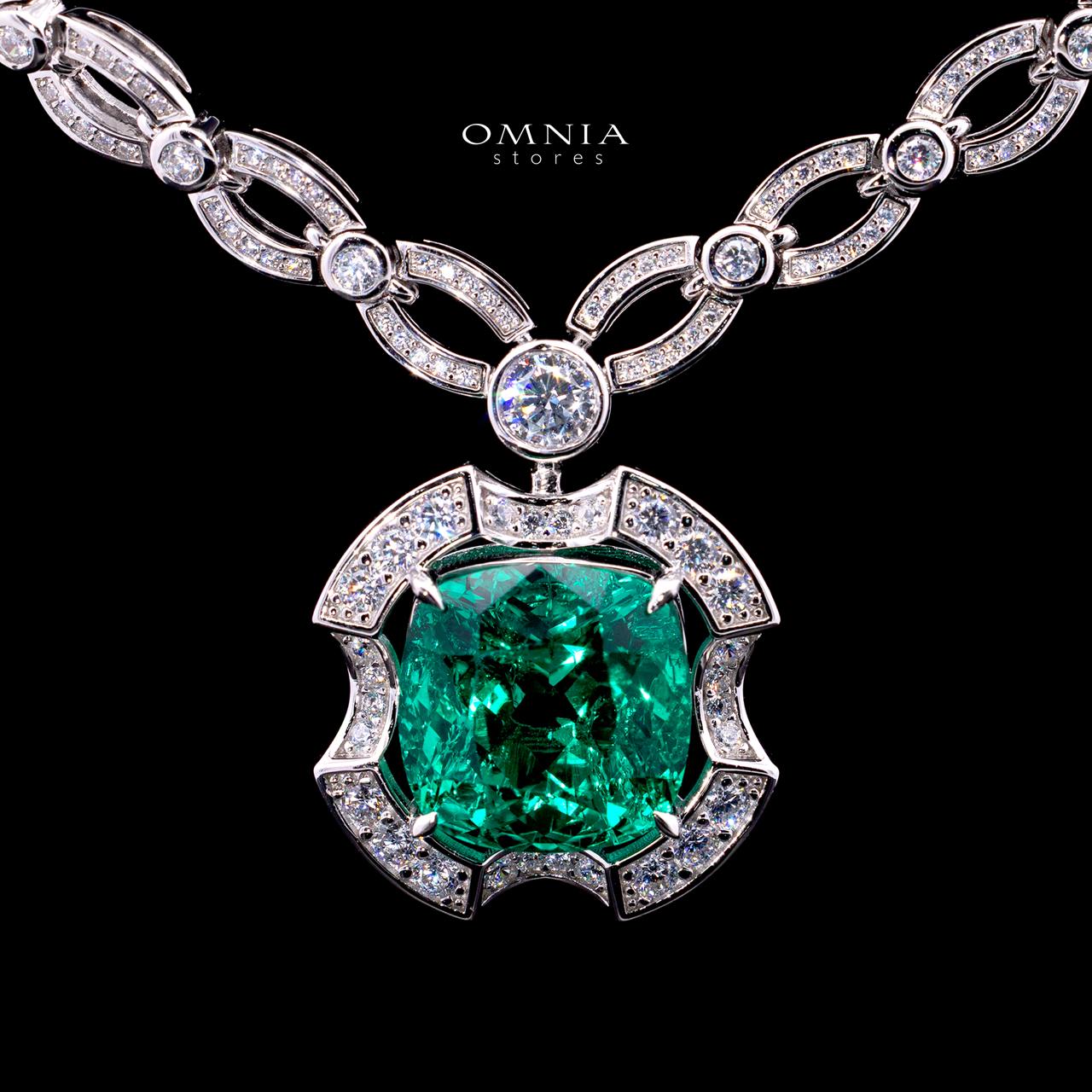 Rita Green Center Stone Necklace with Certified Premium Simulated Diamonds in 925 Sterling Silver - OMNIASTORES KSA
