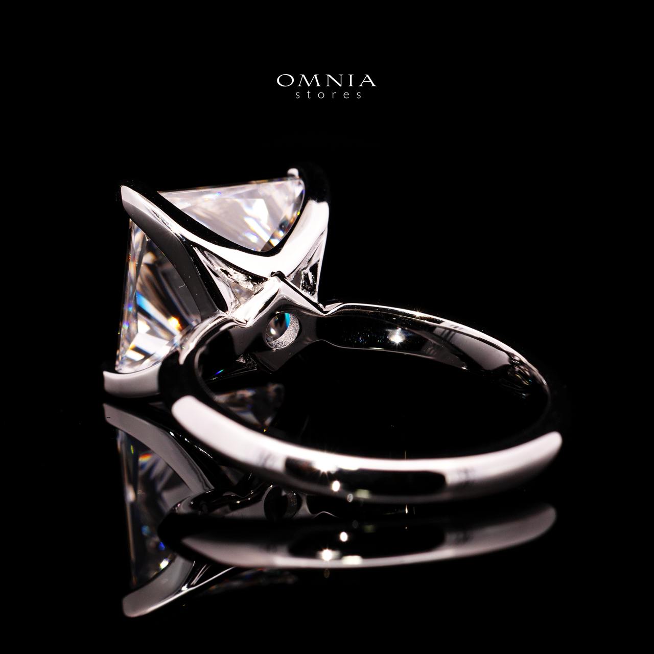 Shania Ring with Certificate, High-Quality Premium Simulated Diamonds in 925 Sterling Silver - OMNIASTORES KSA