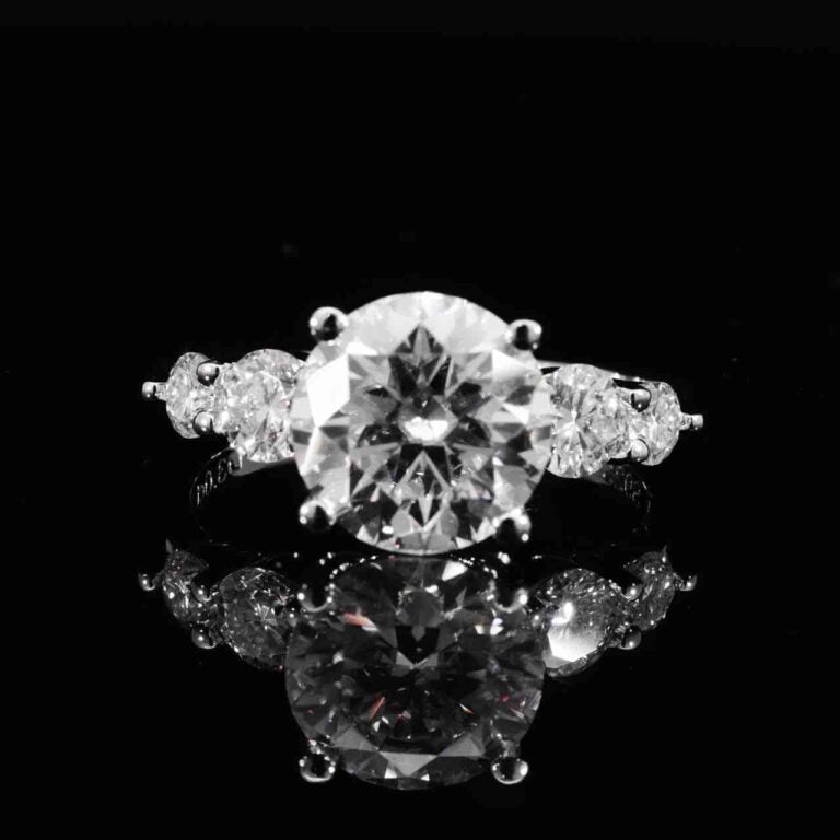 Omnia Thamar White Ring 925 Silver High Quality GRA Certifited High Quality Moissanite Stone 3CT - OMNIASTORES KSA