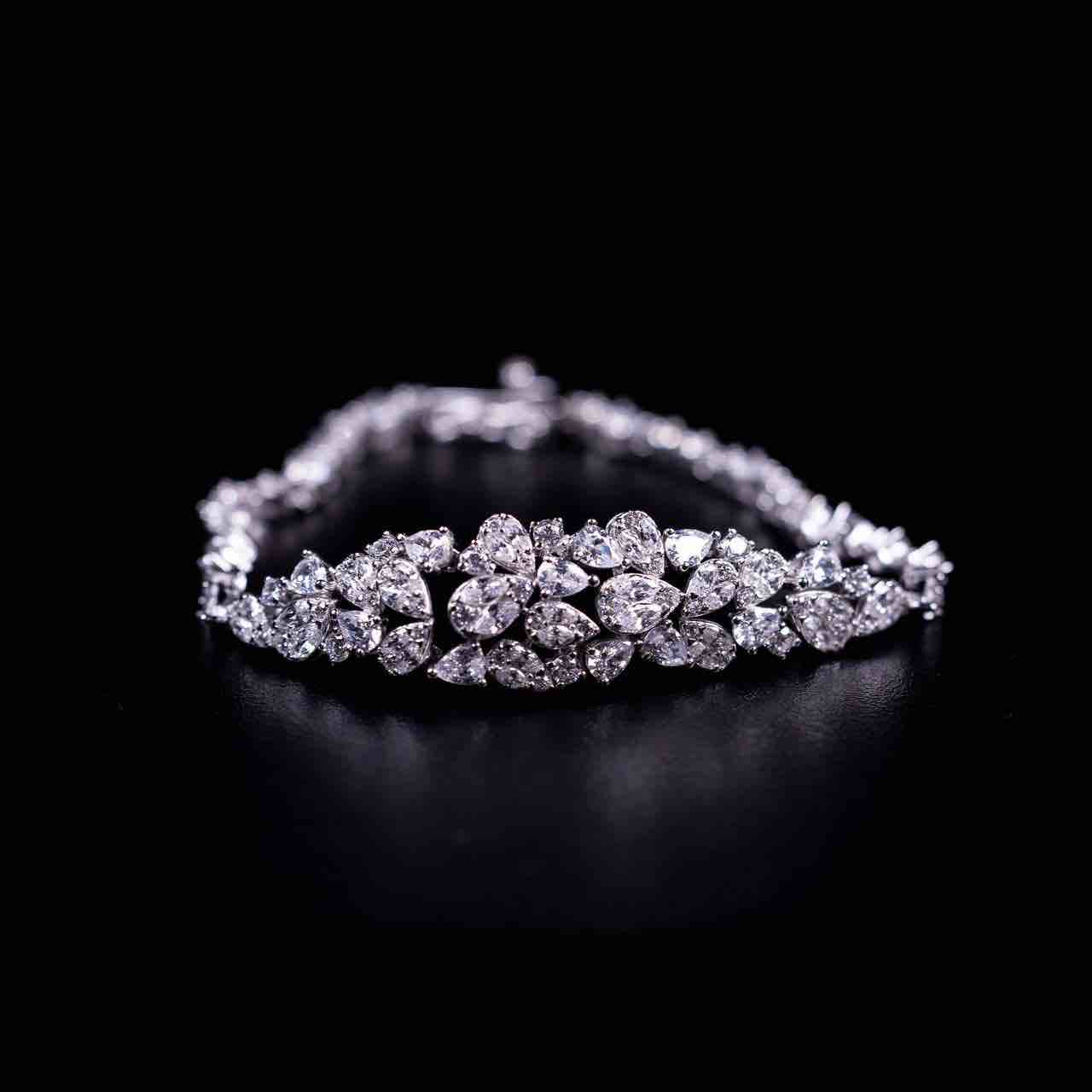 Omnia Nouf White Bridal Full Set in 925 Silver High Quality Simulated Diamonds - OMNIASTORES UAE