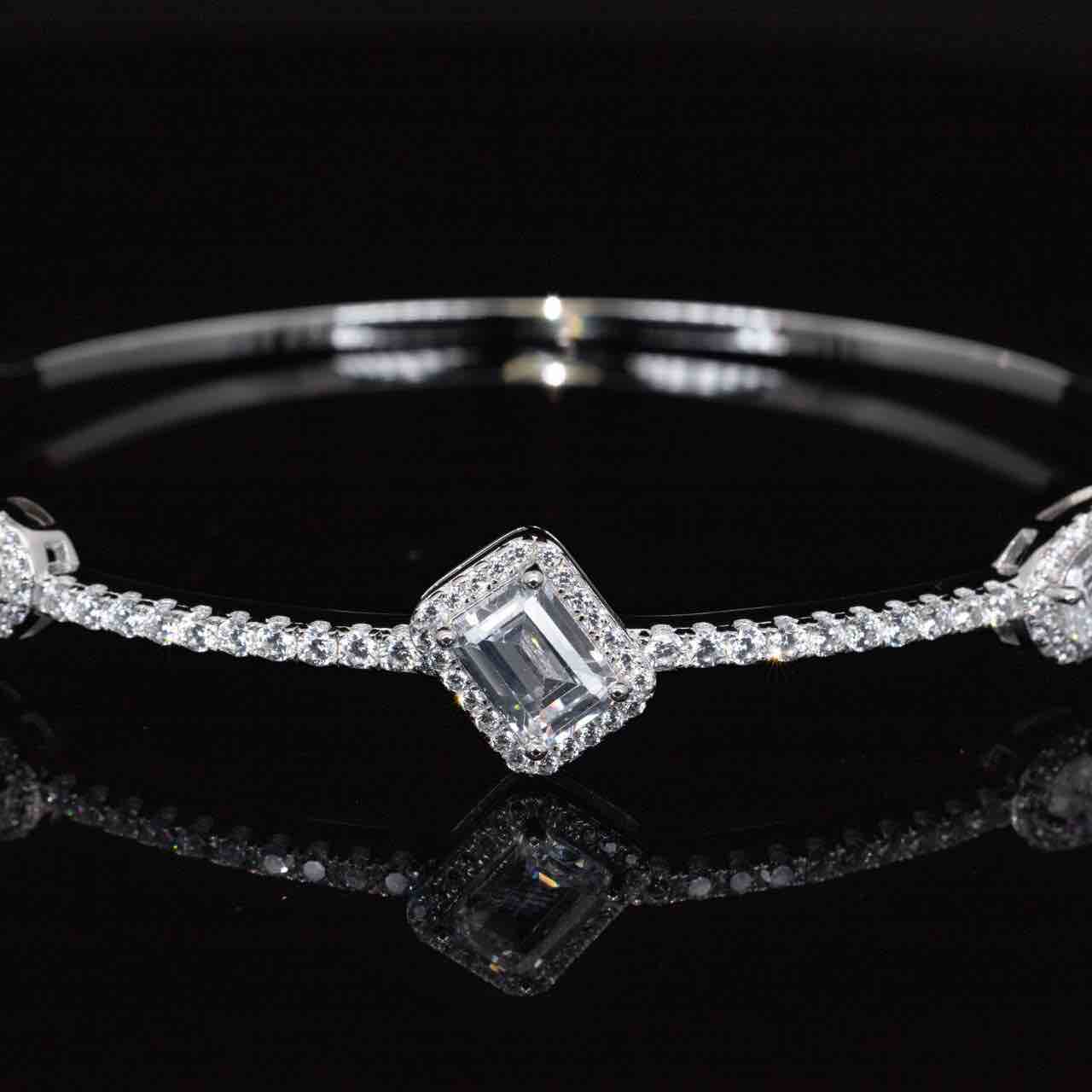 Omnia Eissha White Bangle With High Quality Simulated Diamonds In 925 Silver - OMNIASTORES KSA