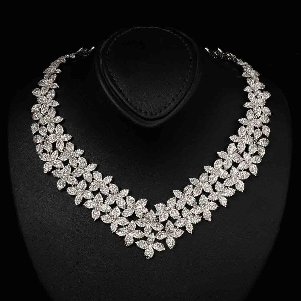 Omnia Nellie White Pearl Luxury Bridal Full Set in High Quality Rhodium Plated Zircon Stones - OMNIASTORES UAE