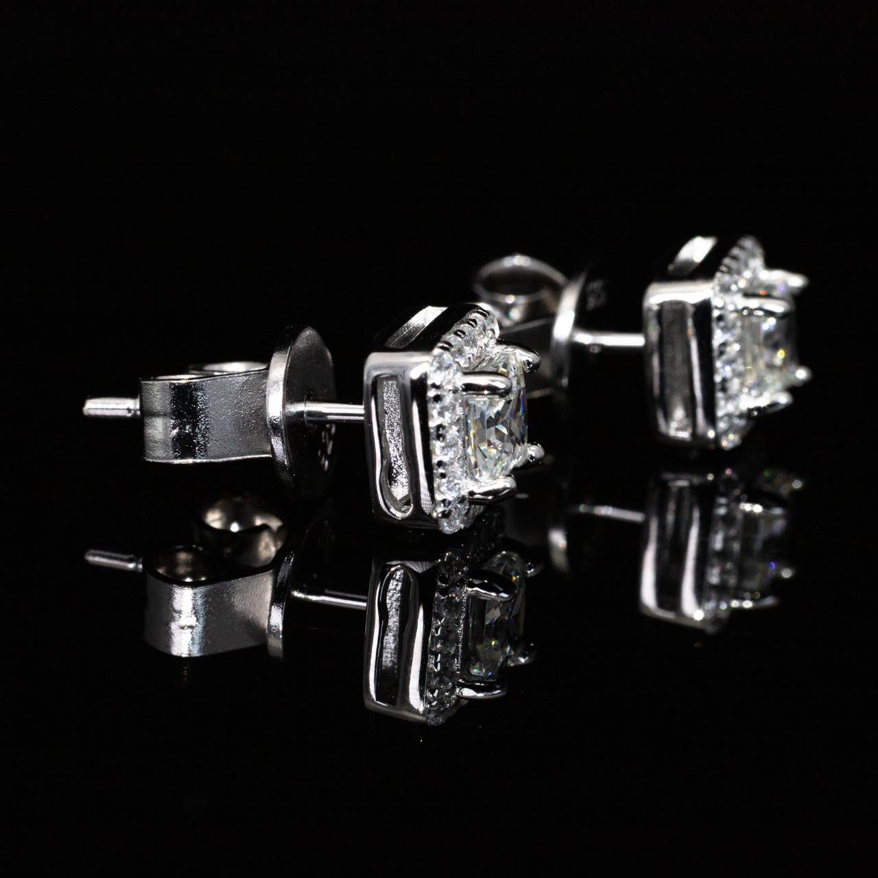 Omnia Firza White Square Earrings With High Quality Simulated Diamonds In 925 Silver