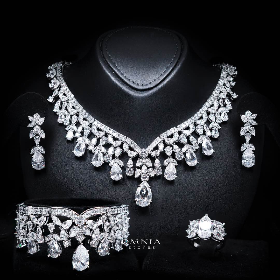 Omnia Princess White Luxury Bridal Full Set with Pear-Cut High-Quality Simulated Diamonds Rhodium Plated