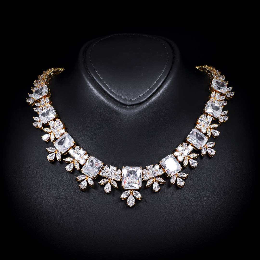 Omnia Charlotte Gold Luxry Bridal Full Set with Emerald and Pear-Cut High-Quality Simulated Diamonds Rhodium Plated