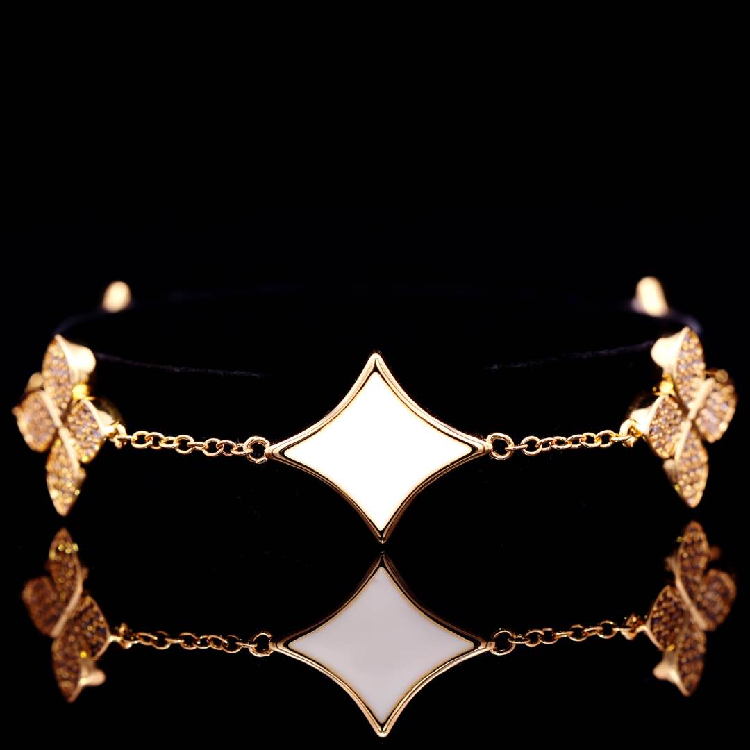 Omnia Golden Clove White Long Chain Full Set with High-Quality Simulated Diamonds 18k Gold Plated 100cm - OMNIASTORES UAE
