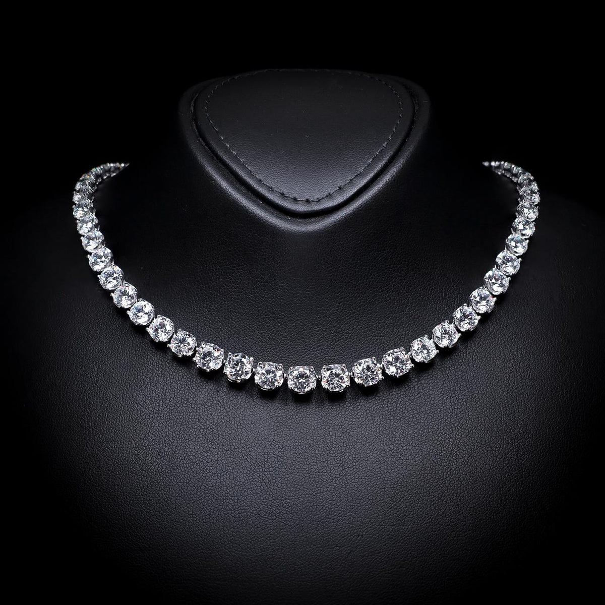 Azelina Necklace with Certificate | High-Quality Simulated Diamonds in 925 Sterling Silver