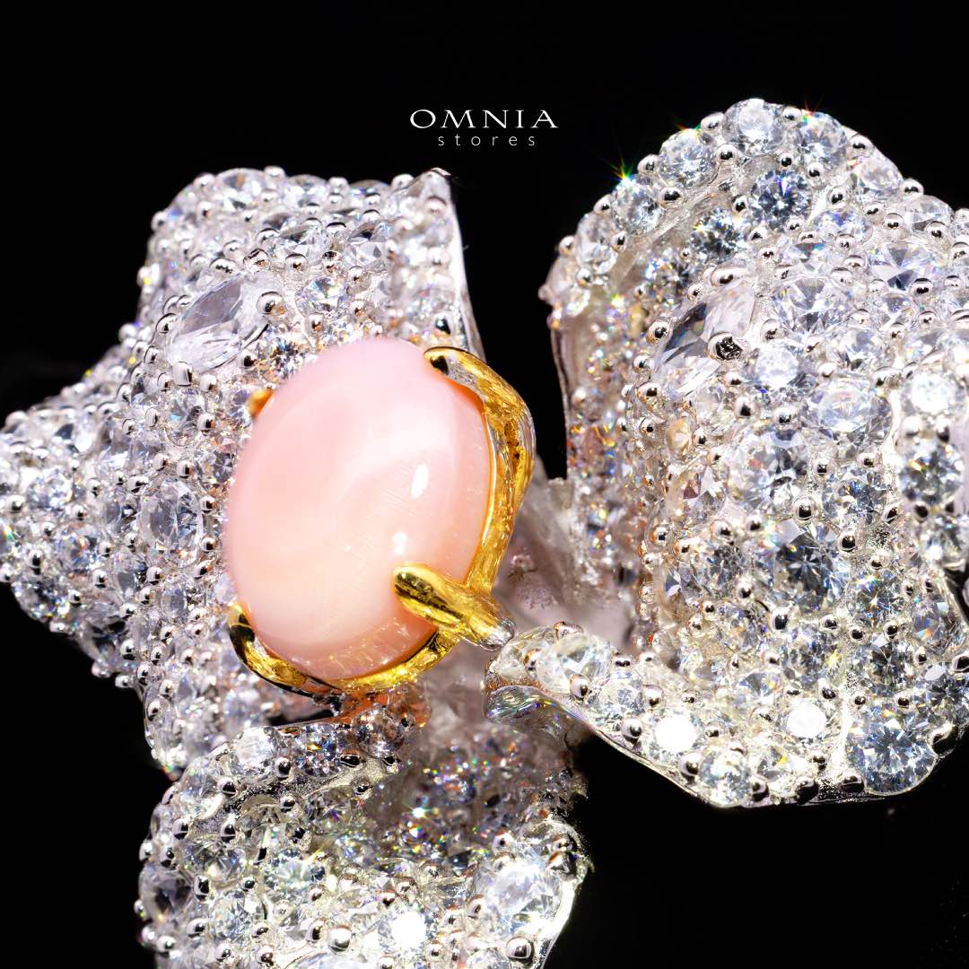 Omnia Adhara Brooch in 92.5 Silver with High Quality Simulated Diamonds - OMNIASTORES KSA
