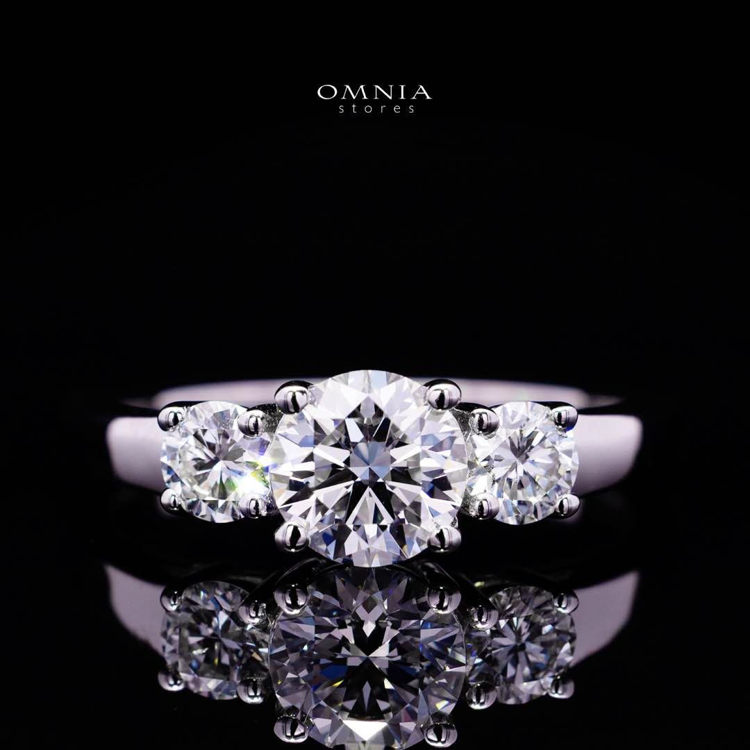 Halima Lab Grown With IGI Certified E VVS2 Oval Brilliant White Ring in 925 Silver 1.50ct - OMNIASTORES KSA