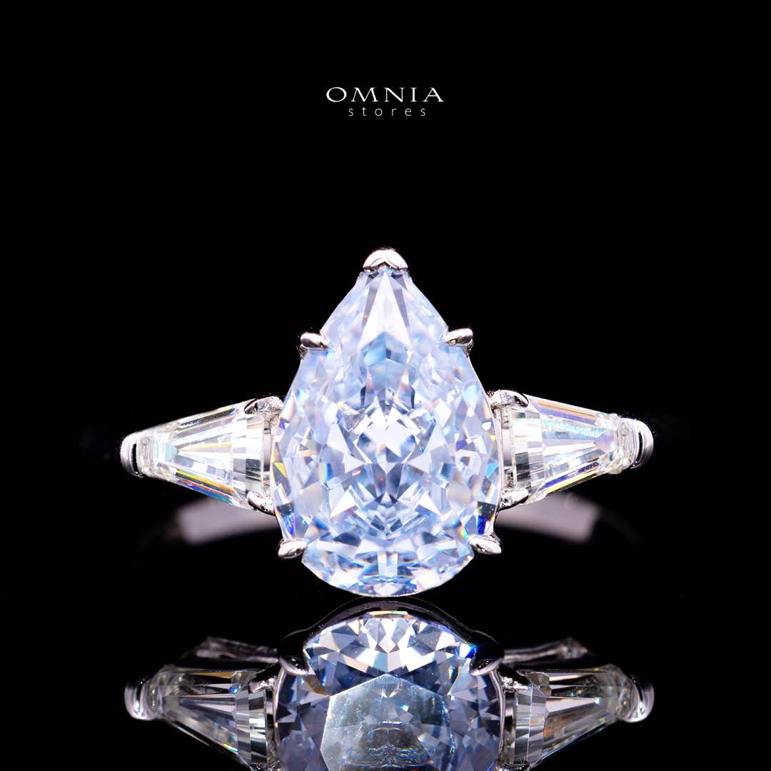 Omnia Jumanah Blue and White Silver Ring In 925 Silver High Quality Certified Lab Crafted Stones - OMNIASTORES KSA