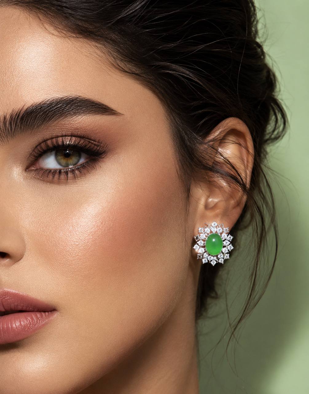 Omnia Nadia Green and White Silver Stud Earrings in 925 Silver High Quality Simulated Diamond Stones - OMNIASTORES KSA