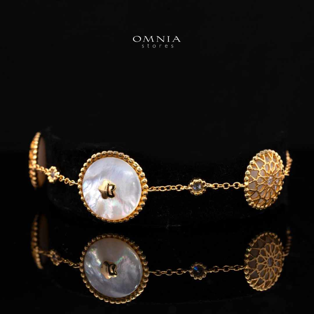Omnia Elna Bracelet in Brass Gold Plated with White Shell & Delicate Chain Design - OMNIASTORES KSA