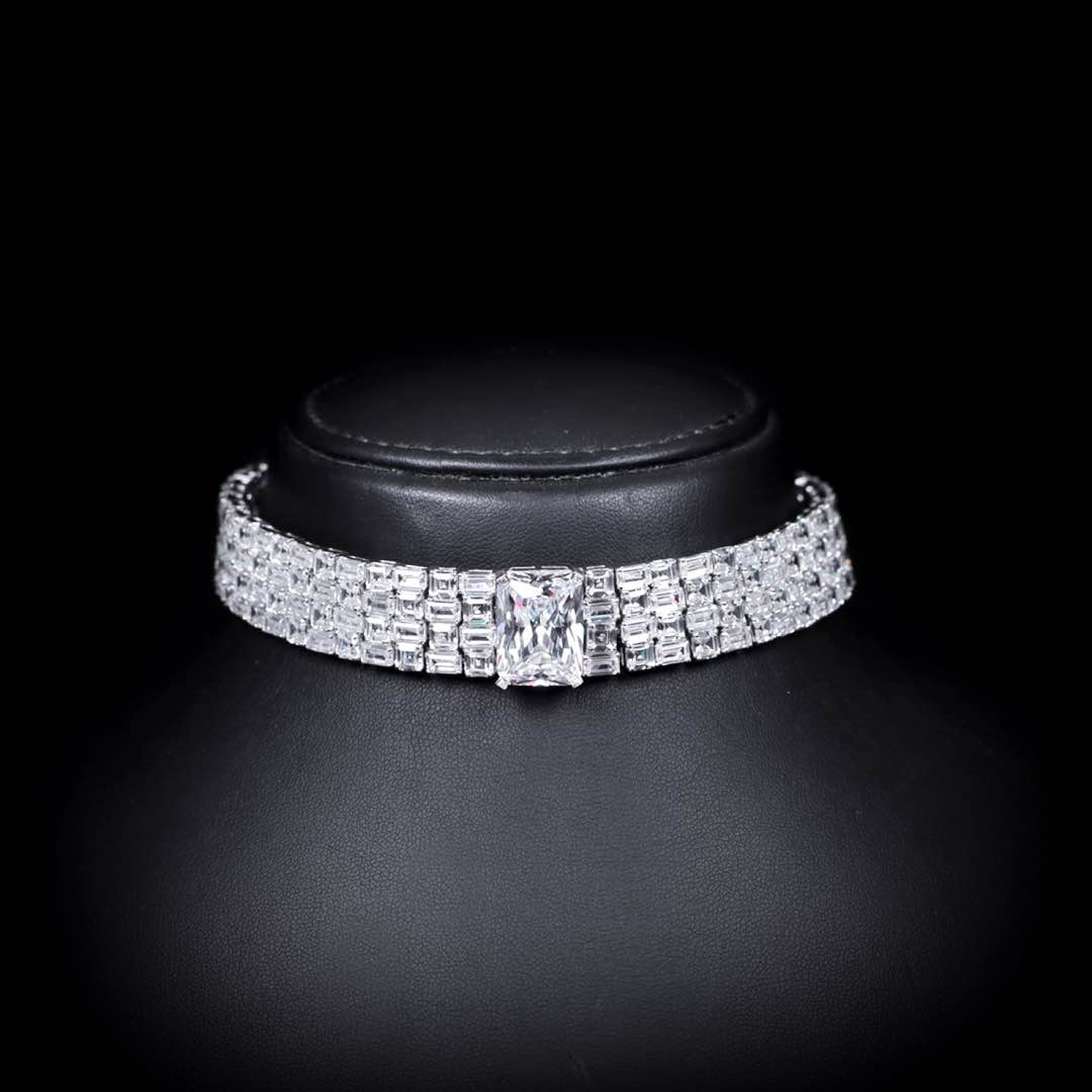 Omnia Zeina Silver Set in 925 Silver with High-Quality Simulated Diamonds
