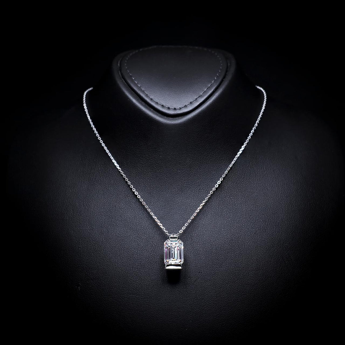 Majida Necklace with Certificate | High-Quality Simulated Diamonds in 925 Sterling Silver