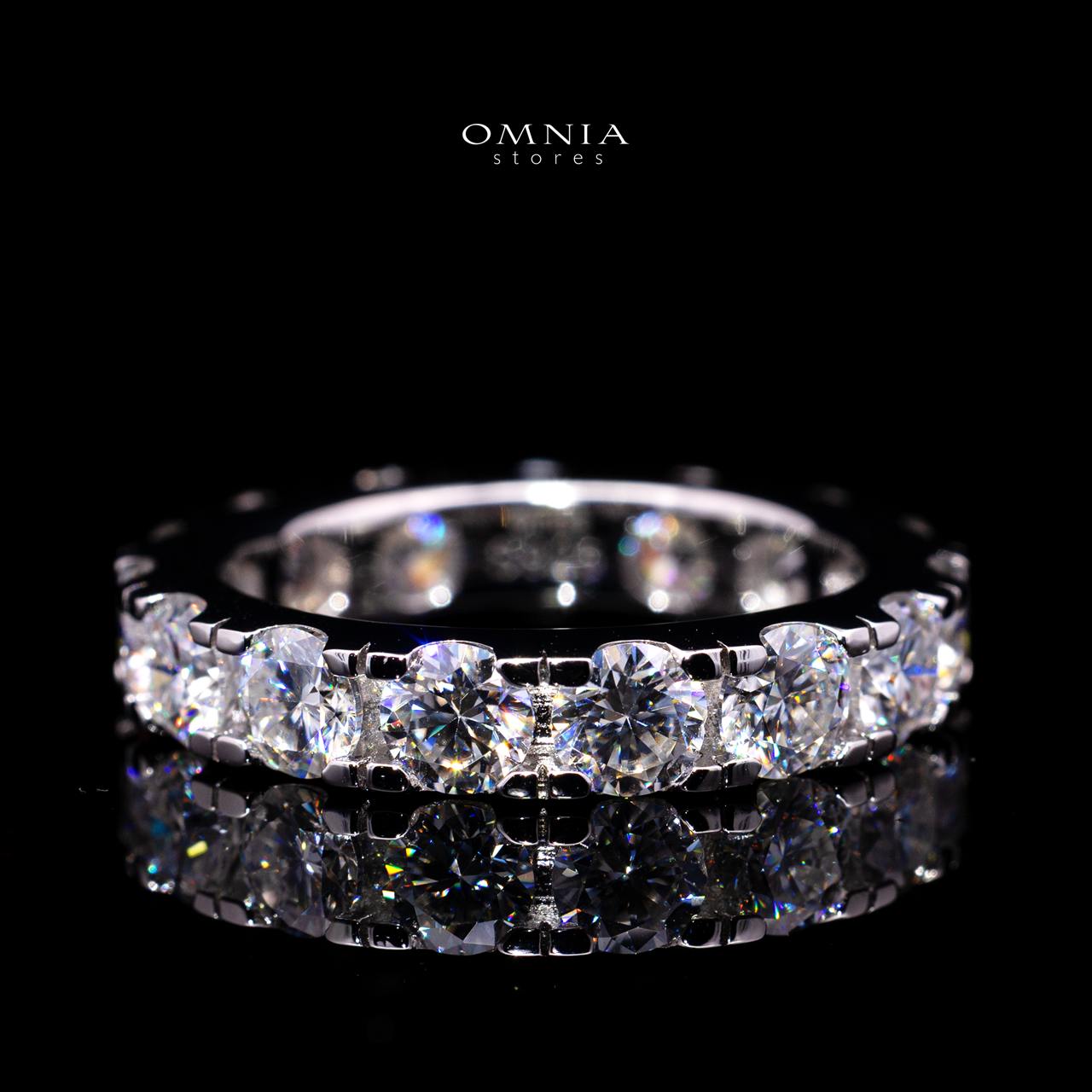 Stina Round Moissanite Ring 4mm (0.3CT) with Certificate in 925 Sterling Silver - OMNIASTORES KSA