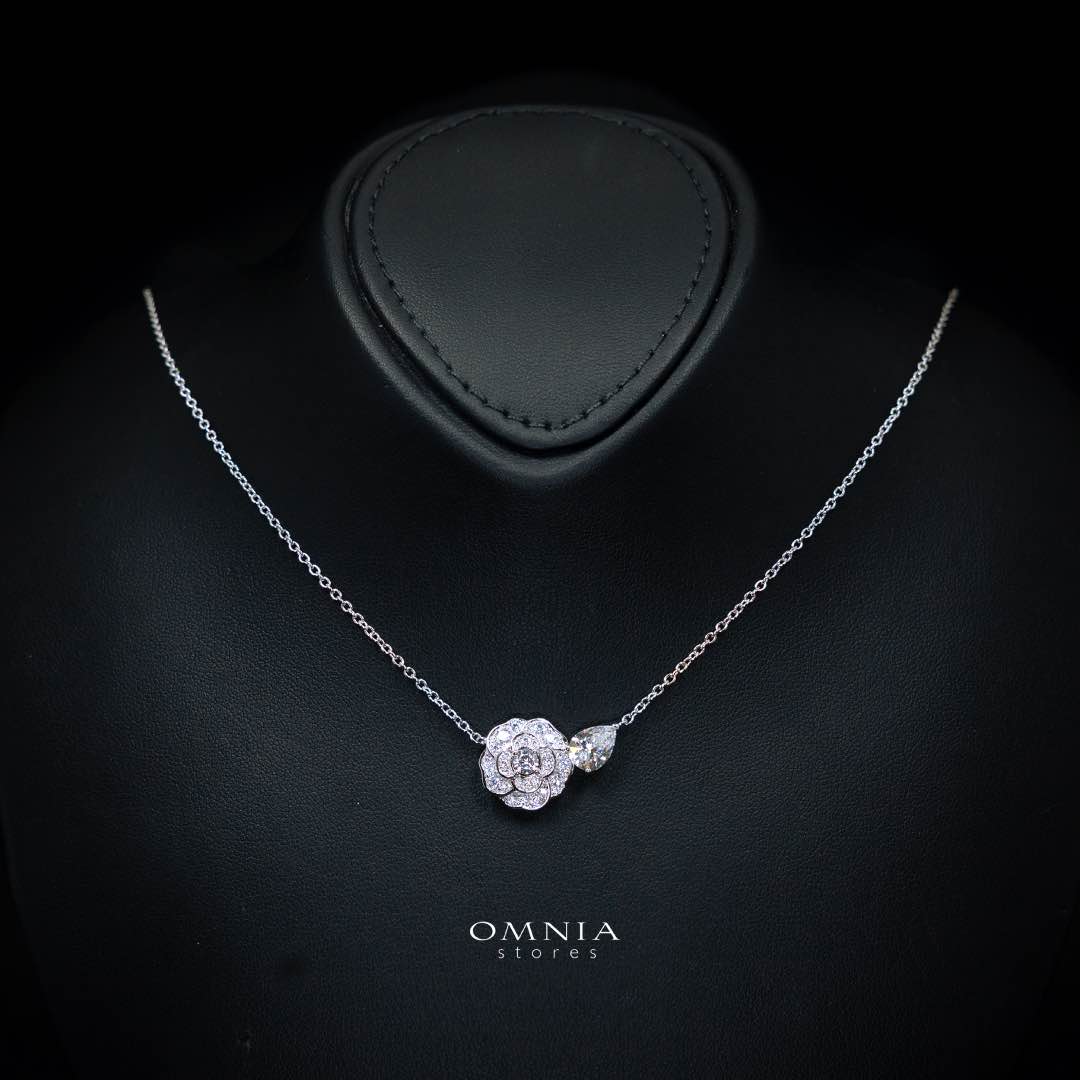 Omnia Aalyah White Floral Pendant Necklace With High Quality Certified Lab Crafted Stones In 925 Silver - OMNIASTORES KSA