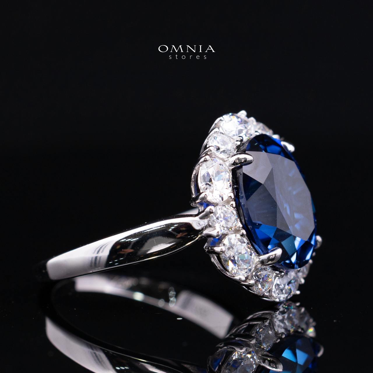 Khloe Blue Lab-Grown Sapphire Ring with GRC Certificate, Oval 10×12mm, in 925 Sterling Silver – Classic Halo Cluster