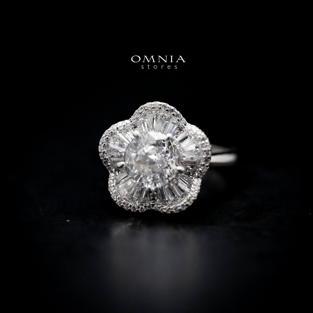 Omnia Randa Silver Flower Ring in 92.5 Silver with High Quality Iced Cut Stone in Pure White - OMNIASTORES UAE