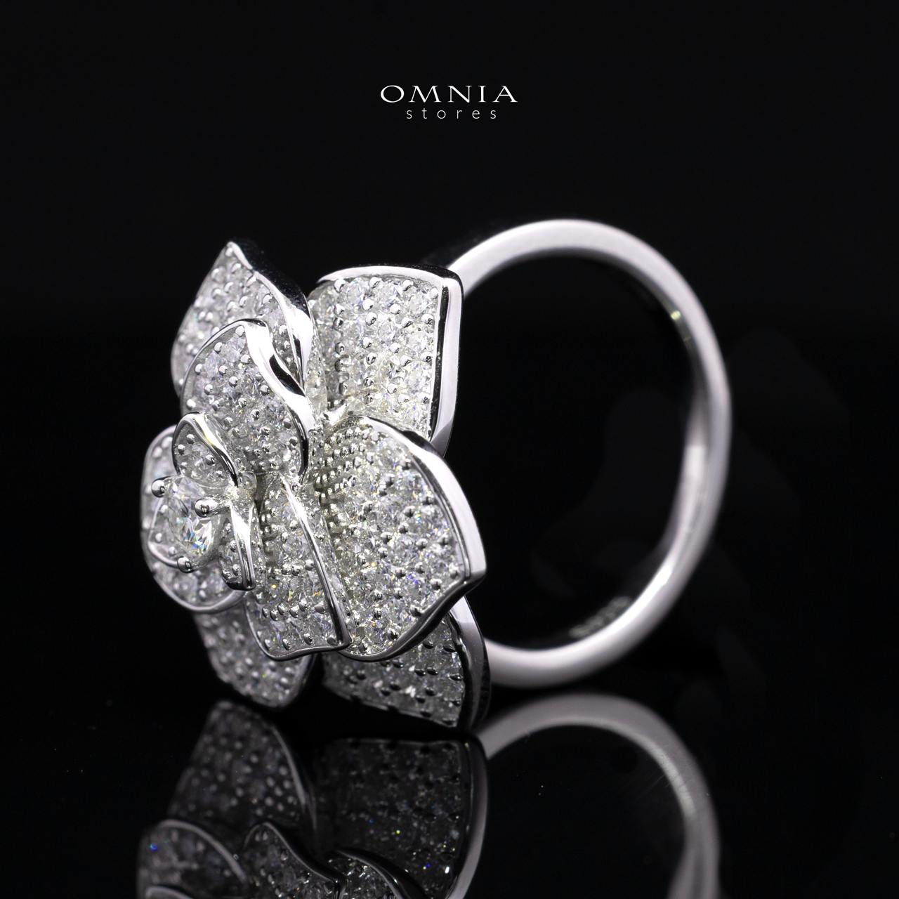Solara Flower Design White Moissanite Stone Ring With GRA Certified High Quality in 925 Silver - OMNIASTORES KSA