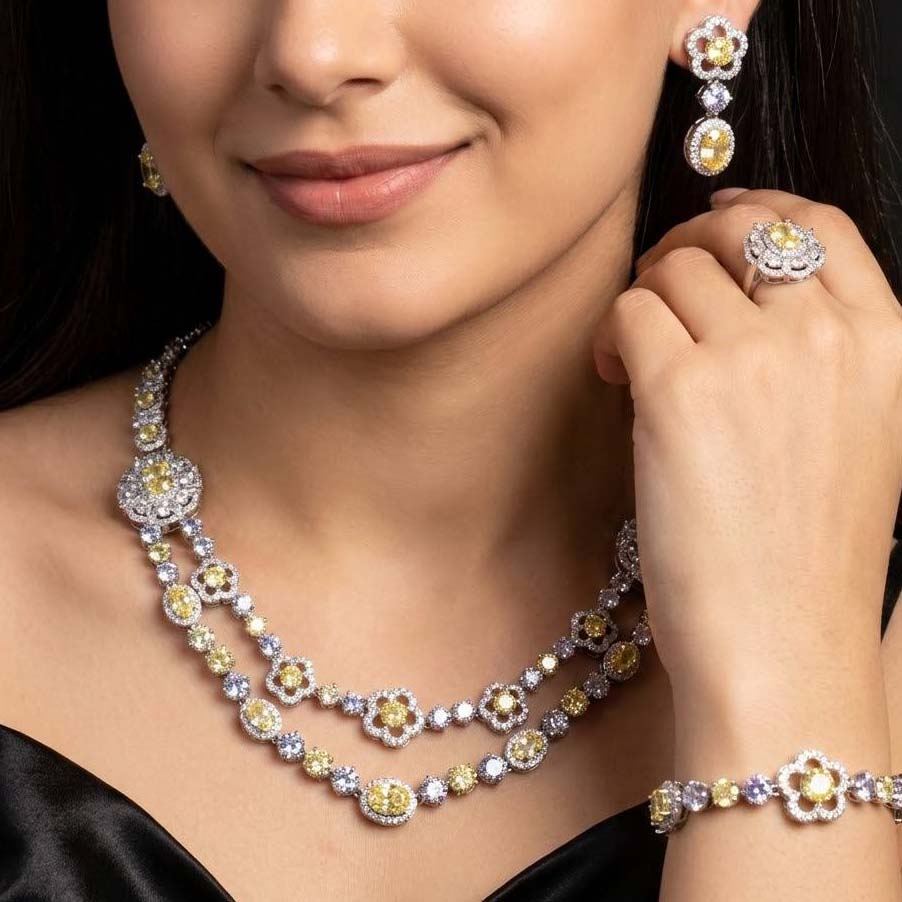 طقم العرائس الكامل الفاخر أمنية إسراء الأصفر المطلي بالروديوم ومرصع بالألماس الصناعي عالي الجودة