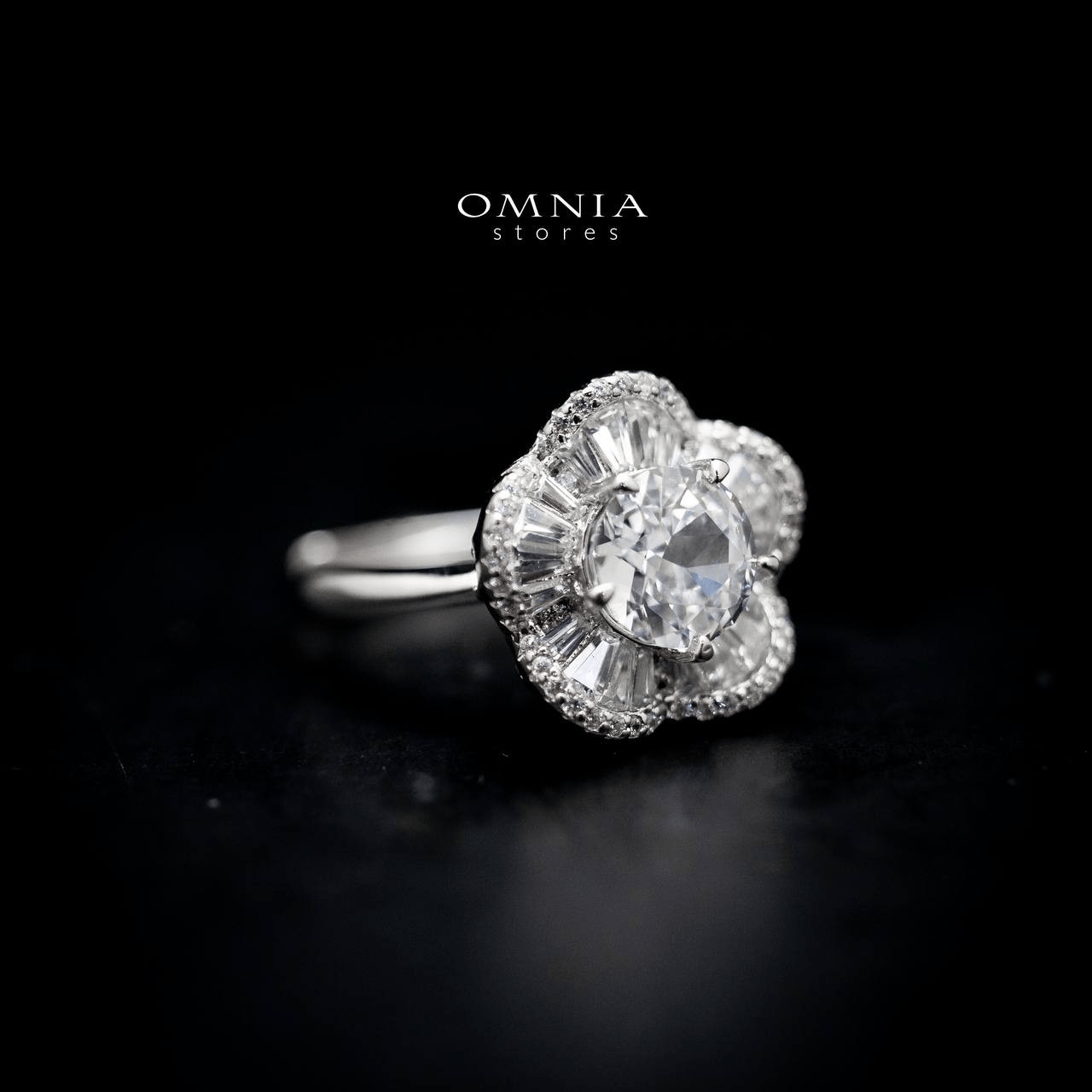 Omnia Randa Silver Flower Ring in 92.5 Silver with High Quality Iced Cut Stone in Pure White - OMNIASTORES UAE
