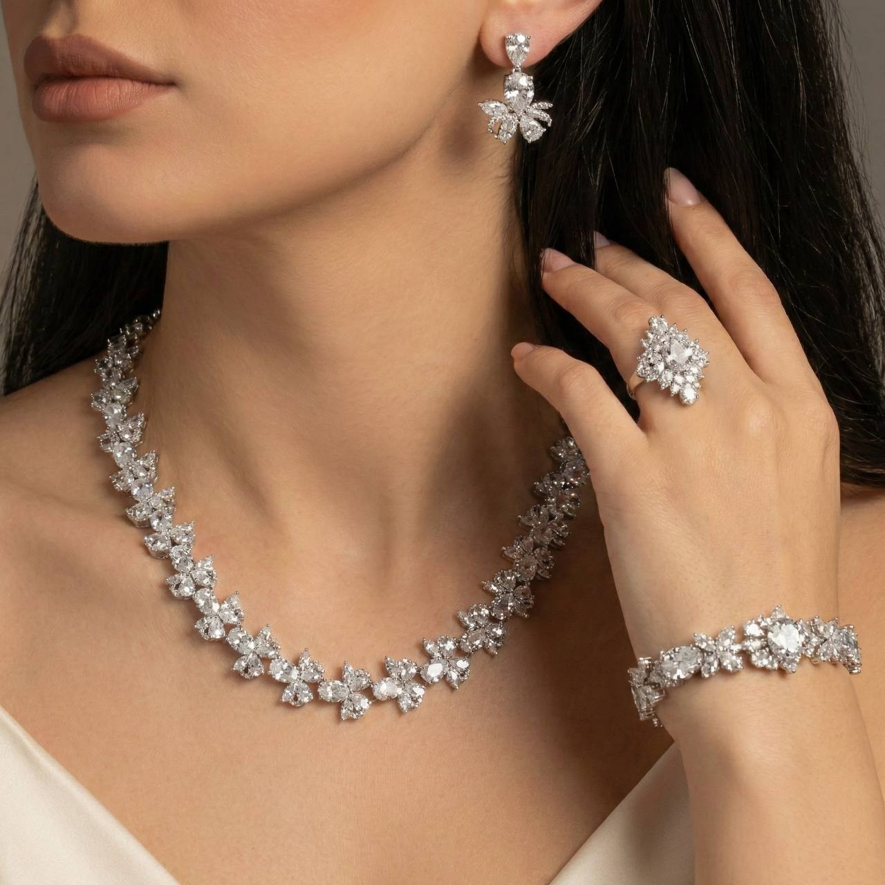 Omnia Muna White Bridal Full Set in High Quality Simulated Diamonds - OMNIASTORES KSA
