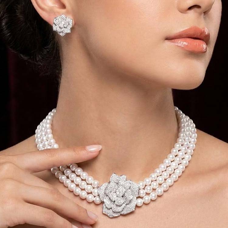 Omnia Nazira Silver Pearl Necklace and Flower Earrings in 925 Silver Accessories High Quality Simulated Diamonds - OMNIASTORES KSA