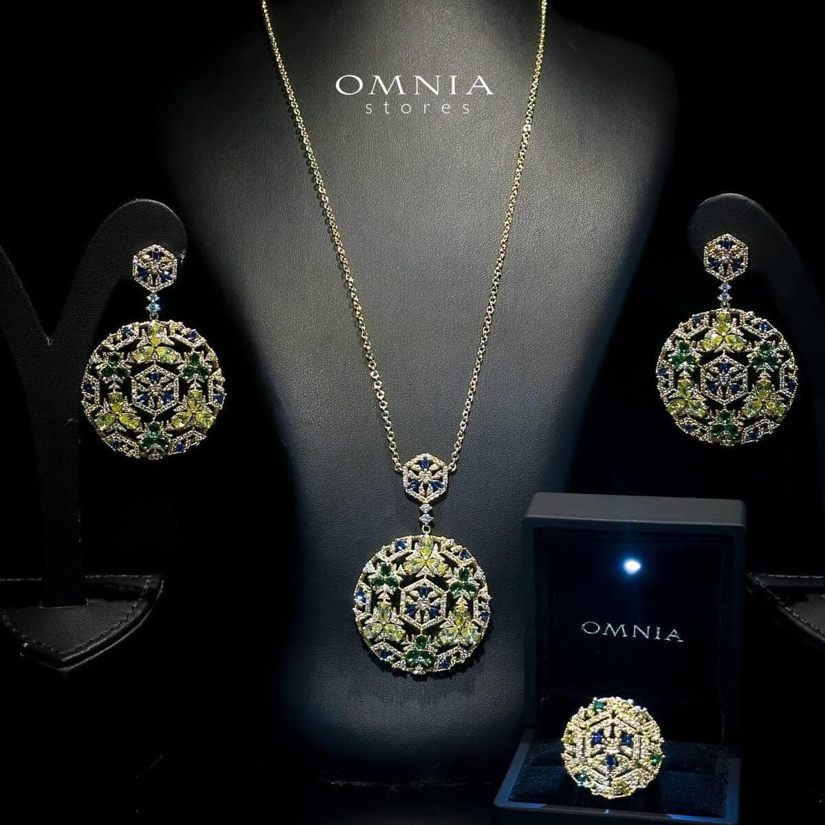 Omnia Alali Green Golden Medallion Set in High Quality Simulated Diamonds - OMNIASTORES UAE