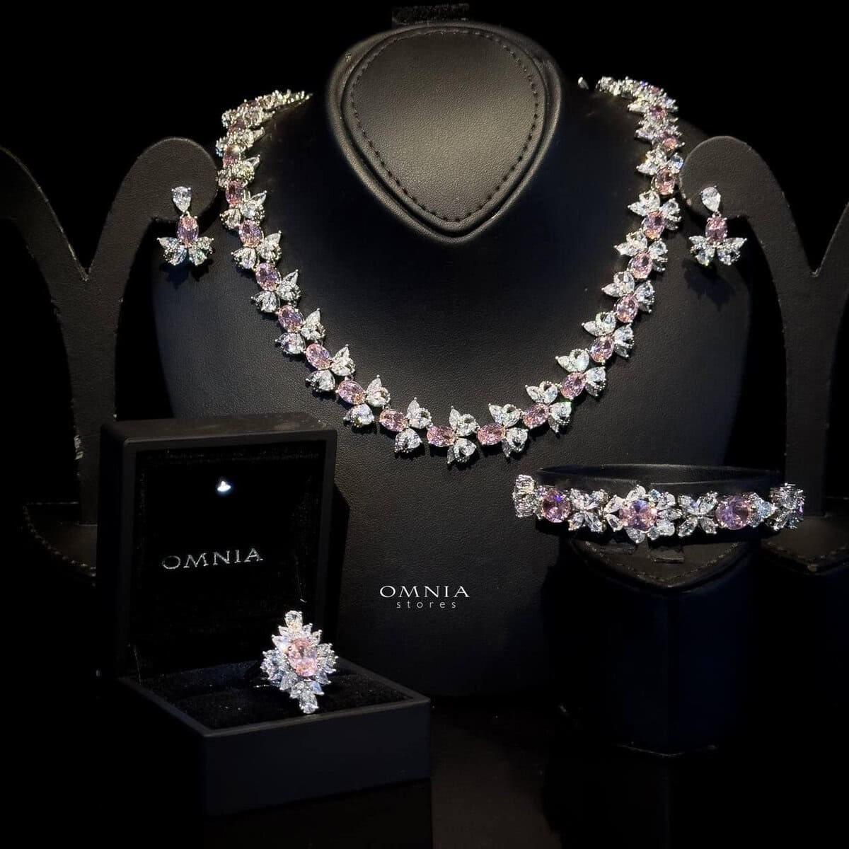 Omnia Muna Pink Bridal Full Set High Quality Simulated Diamonds