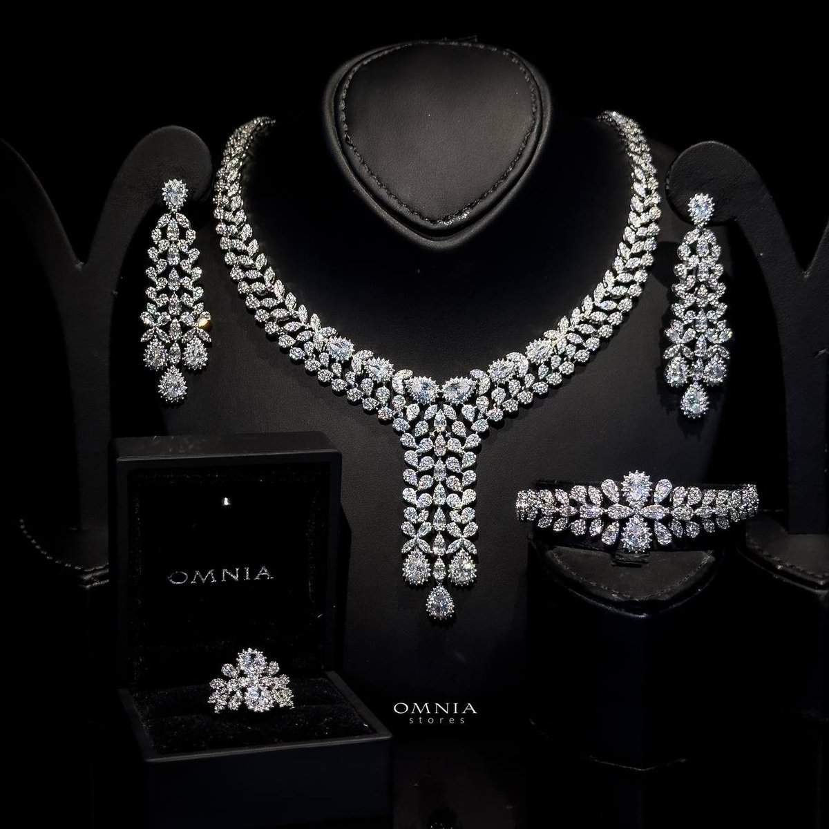 Omnia Bushra Bridal Full Set in High Quality Zircon Stone Rhodium Plated - OMNIASTORES UAE