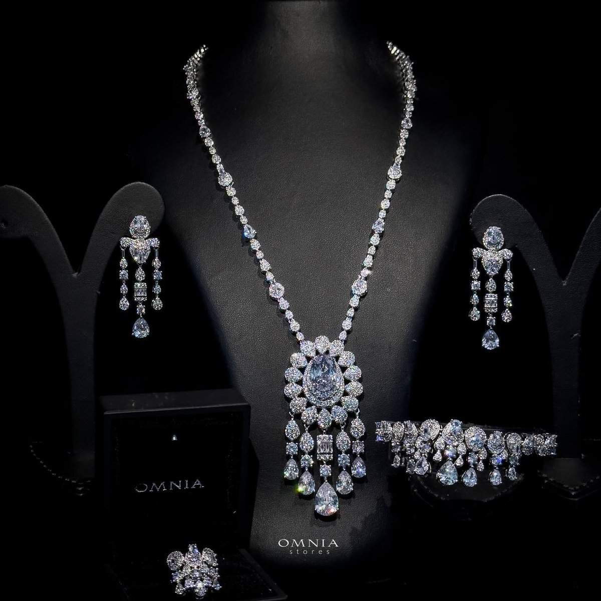 Omnia Aleya White Bridal Full Long chain Set in High Quality Simulated Diamonds - OMNIASTORES UAE