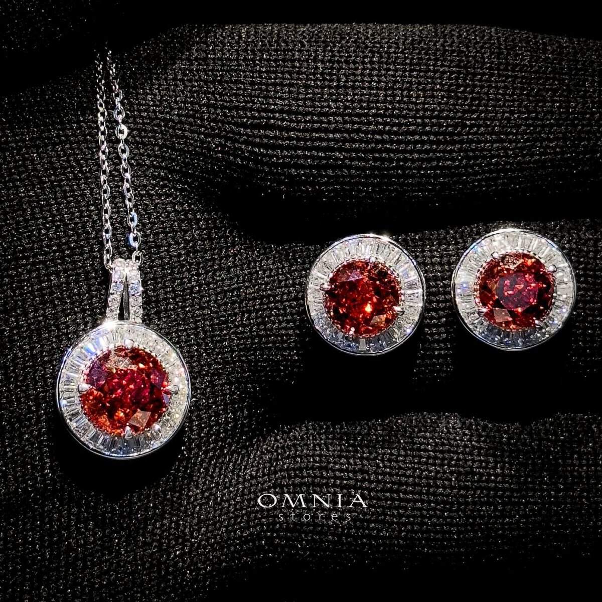 Omnia Sanaa Set in 92.5 Silver with High Quality Iced Cut Stone - OMNIASTORES UAE