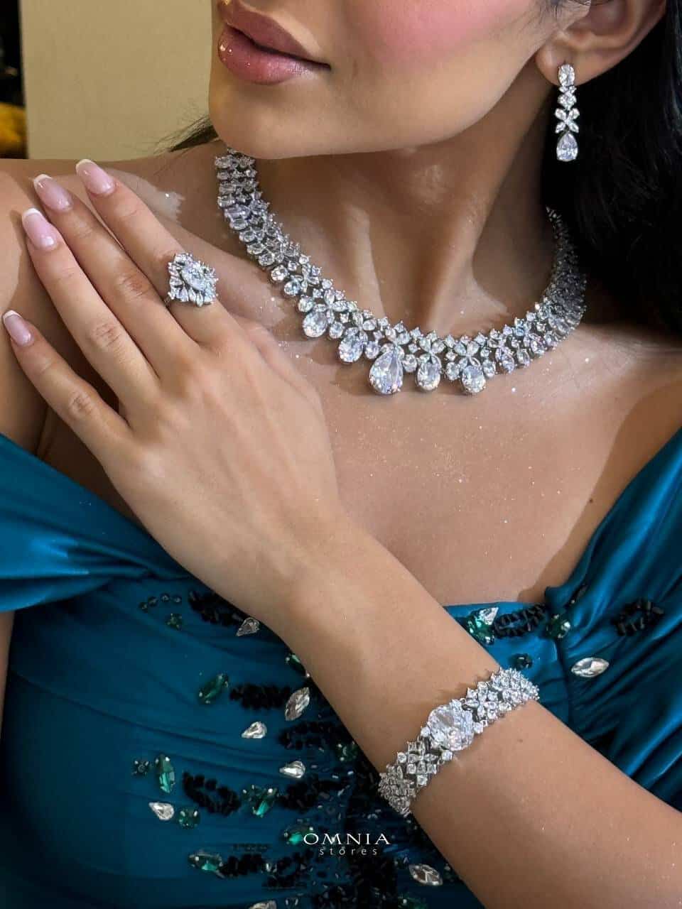 Omnia Suhana Royal Simulated Diamond White Full Set - OMNIASTORES UAE
