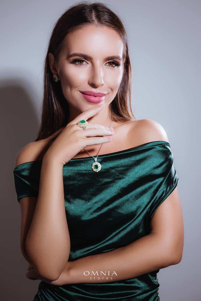 Omnia Maliya Green Earrings in 92.5 Silver High Quality Simulated Diamonds - OMNIASTORES UAE