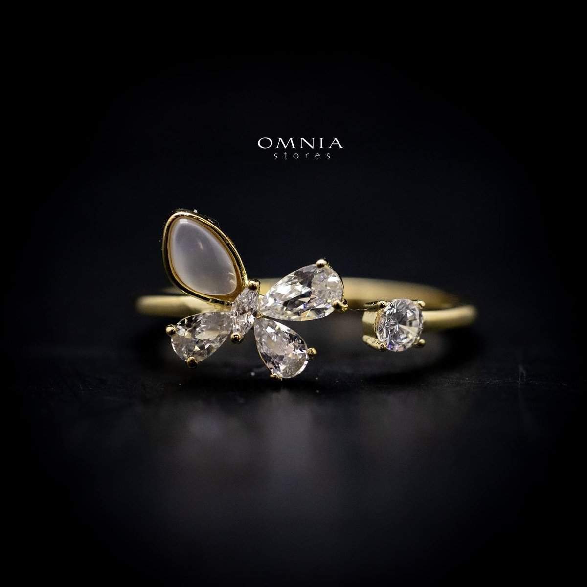Omnia Ivy Butterfly Ring in 925 Silver with High Quality Iced Cut Stones - OMNIASTORES UAE