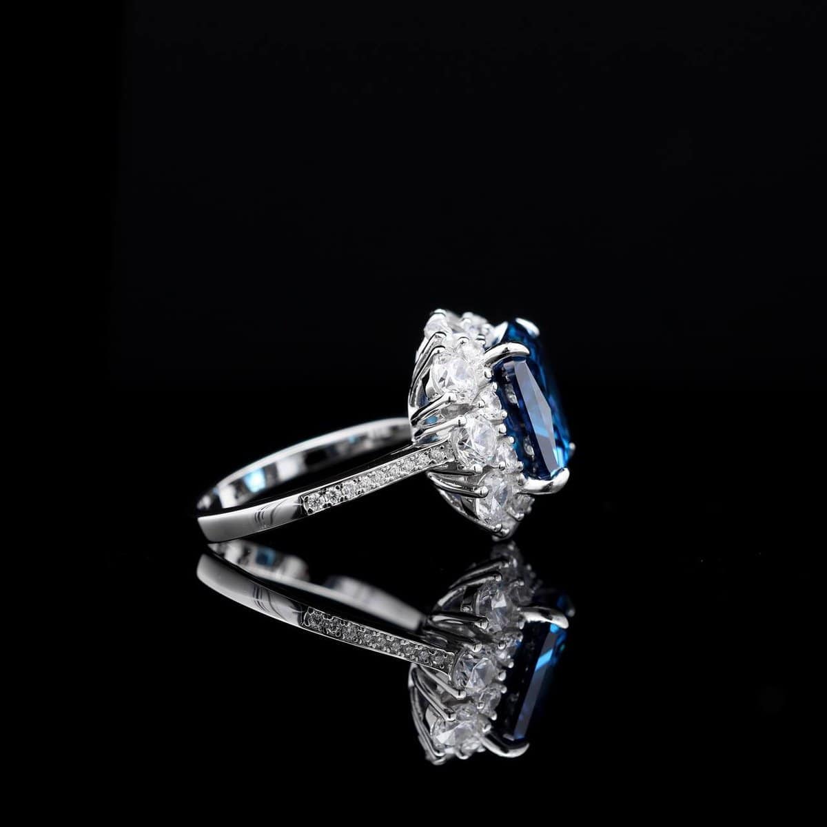 Omnia Jovie Royal Blue Princess Cut Statement Ring in 92.5 Silver with High-Quality Simulated Diamonds - OMNIASTORES UAE