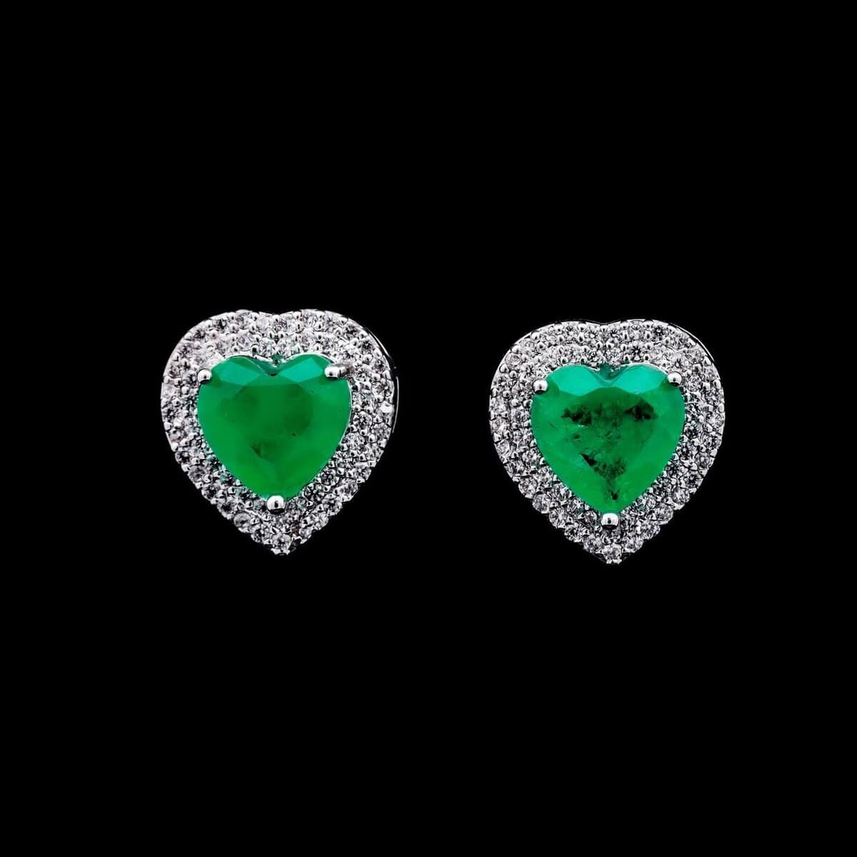 Omnia Serena Emerald Heart-Shaped Stud Earrings with High-Quality Zircon Stones in Rhodium Plated - OMNIASTORES UAE