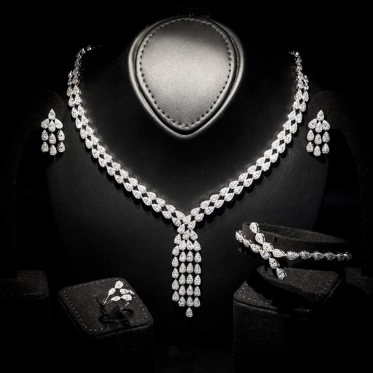 Misty White Bridal Full Set – Premium Rhodium Plated with High-Quality Zircon Stones - OMNIASTORES KSA