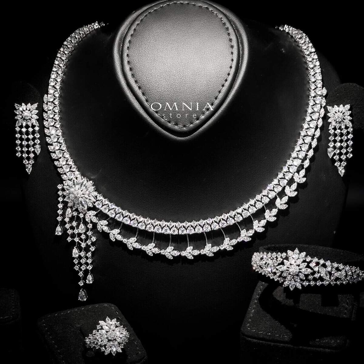 Omnia Royal Radiance Bridal Set - OMNIASTORES UAE