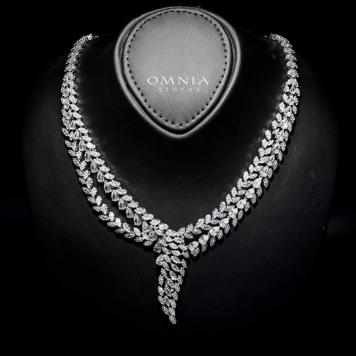 Omnia Yasira Leaf-Design Bridal White Full Set - OMNIASTORES UAE