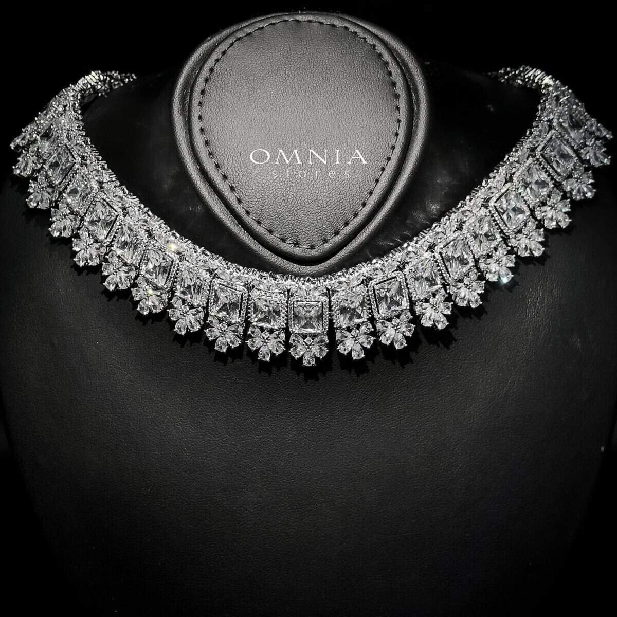 Omnia Avelia White Bridal Choker Full Set - OMNIASTORES UAE