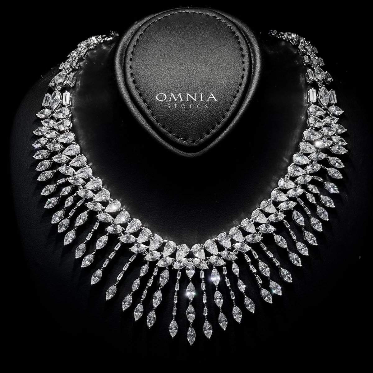 Omnia Soheila White Luxury Bridal Full Set with Emerald and Pear-Cut High-Quality Simulated Diamonds Rhodium Plated - OMNIASTORES KSA