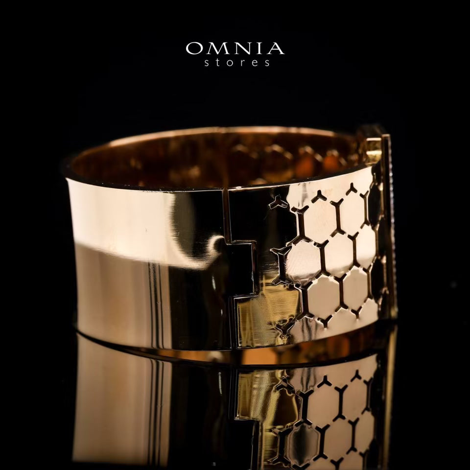 Omnia Anisah Gold-Plated Copper Bangle with High-Quality Simulated Diamonds - OMNIASTORES KSA