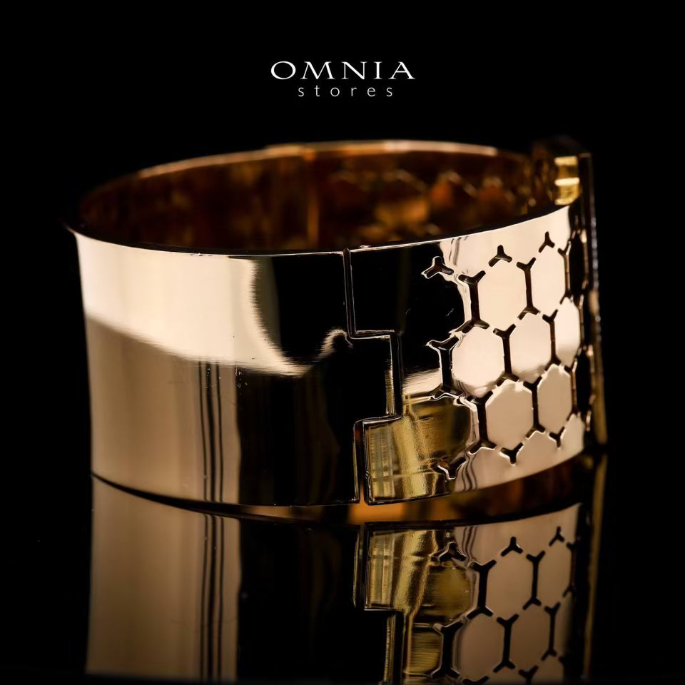 Omnia Arwa Gold-Plated Copper Bangle with High-Quality Simulated Diamonds - OMNIASTORES KSA