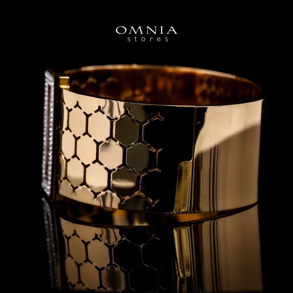 Omnia Arwa Gold-Plated Copper Bangle with High-Quality Simulated Diamonds - OMNIASTORES KSA