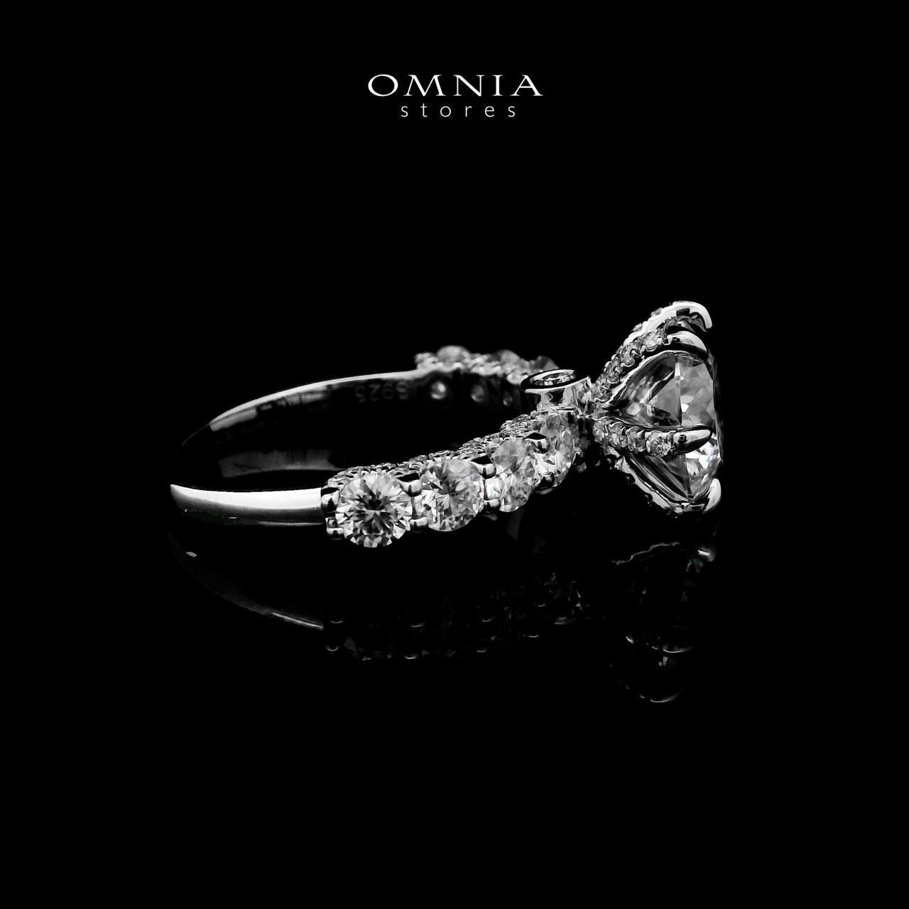 Omnia Fidaa White Ring 92.5 Silver Certified in High Quality Moissanite Stone