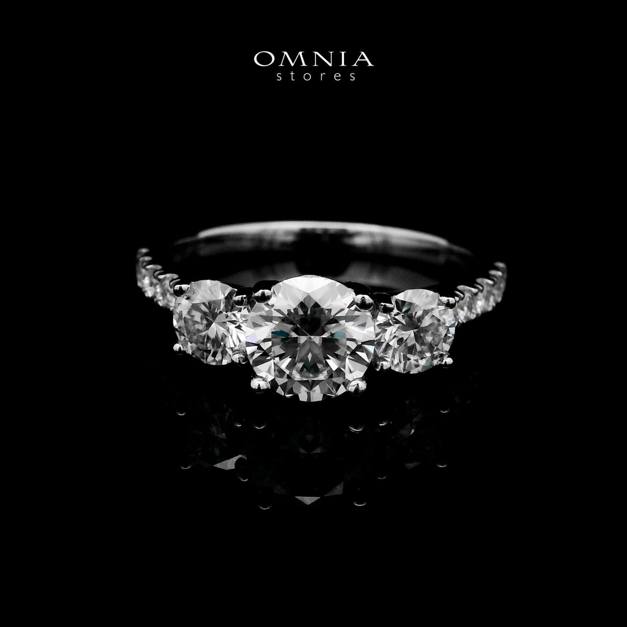 Omnia Firdaous White Ring 92.5 Silver Certified in High Quality Moissanite Stone