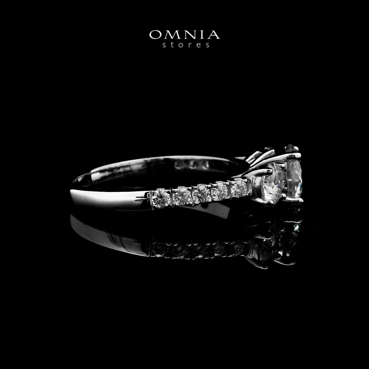 Omnia Firdaous White Ring 92.5 Silver Certified in High Quality Moissanite Stone