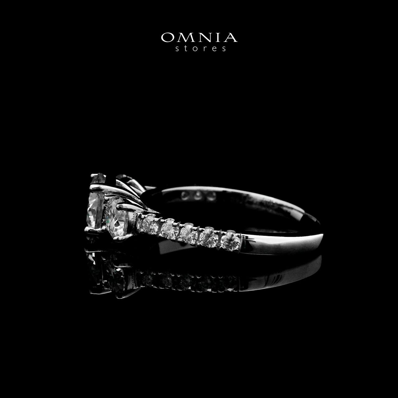 Omnia Firdaous White Ring 92.5 Silver Certified in High Quality Moissanite Stone